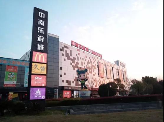 16189946071902433BD0.jpg 175.jpg