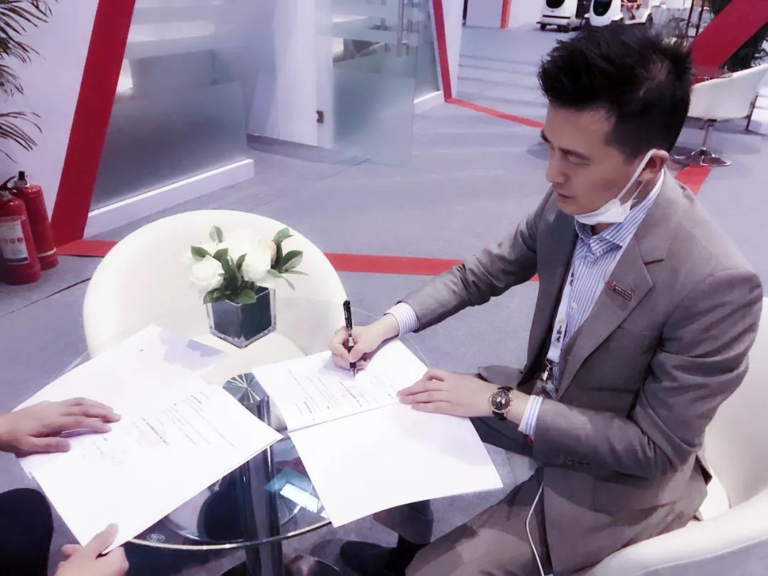 16189955991147275FBC.jpg 233.jpg